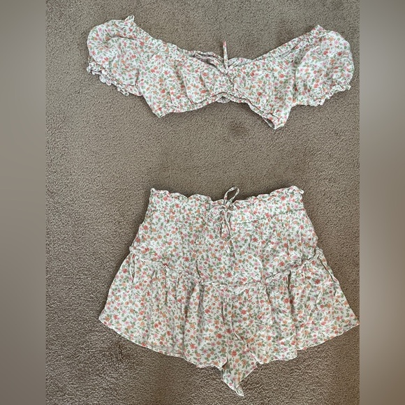Aeropostale Pants - Aeropostale Womens Set Size Medium White Floral Crop Top and Shorts Two Piece